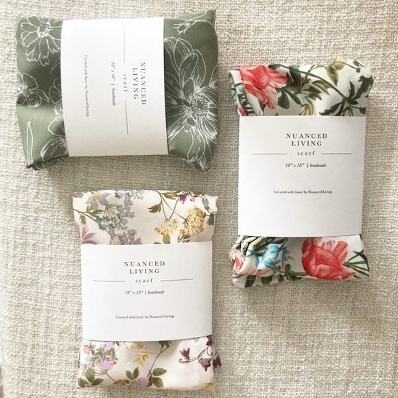 NWT Handmade Floral 18” x 18” Scarf L1044 - Picture 10 of 10